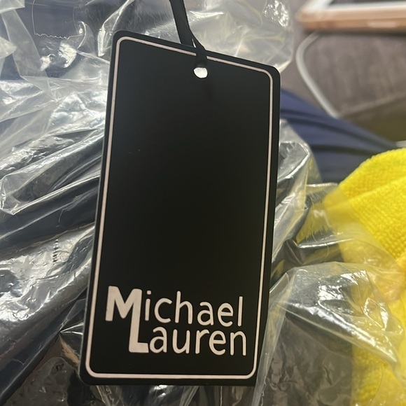 Michael Lauren Fitted V-Neck with Thumbholes in Style Warwick Black Size Small - Picture 9 of 9